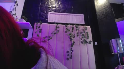 Mia online show from January 27, 2025, 7:03 pm