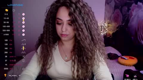 Snapshot of _just_a_queen_3 chatting on December 8, 2024, 5:55 pm _just_a_queen_3 online show from December 8, 2024, 5:55 pm