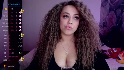Snapshot of _just_a_queen_3 chatting on December 11, 2024, 6:20 pm _just_a_queen_3 online show from December 11, 2024, 6:20 pm