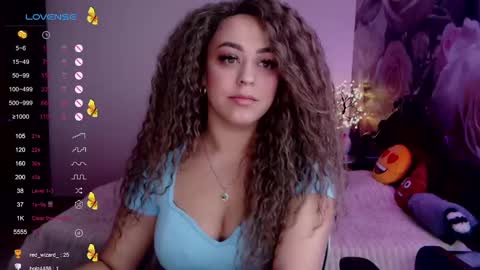Snapshot of _just_a_queen_3 chatting on December 12, 2024, 6:21 pm _just_a_queen_3 online show from December 12, 2024, 6:21 pm