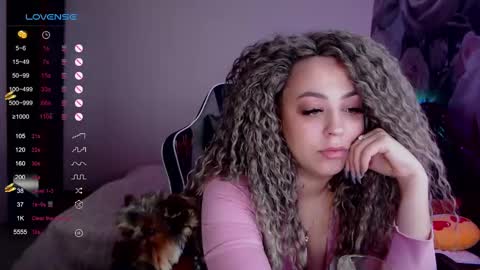 Snapshot of _just_a_queen_3 chatting on December 31, 2024, 8:59 am _just_a_queen_3 online show from December 31, 2024, 8:59 am