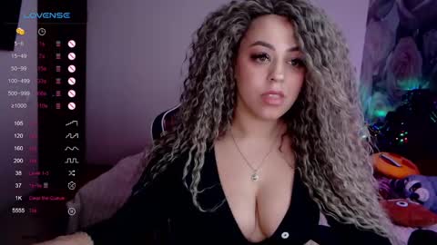 Snapshot of _just_a_queen_3 chatting on January 2, 2025, 6:56 pm _just_a_queen_3 online show from January 2, 2025, 6:56 pm