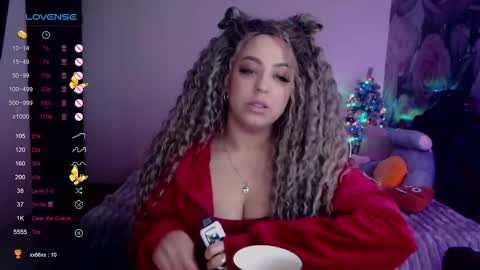 Snapshot of _just_a_queen_3 chatting on January 31, 2025, 7:40 pm _just_a_queen_3 online show from January 31, 2025, 7:40 pm