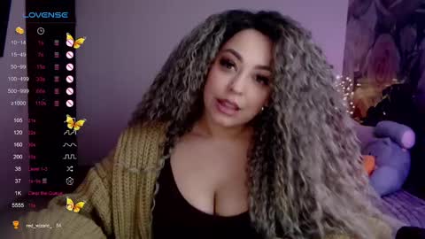 Snapshot of _just_a_queen_3 chatting on February 13, 2025, 5:54 pm _just_a_queen_3 online show from February 13, 2025, 5:54 pm