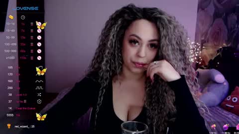 Snapshot of _just_a_queen_3 chatting on February 14, 2025, 6:08 pm _just_a_queen_3 online show from February 14, 2025, 6:08 pm