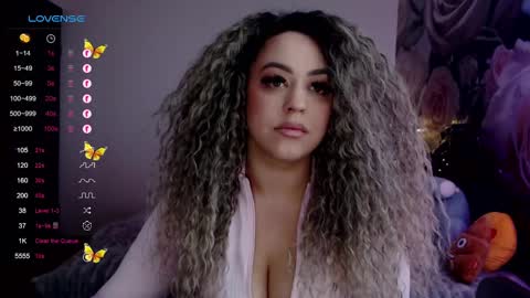 Snapshot of _just_a_queen_3 chatting on February 24, 2025, 6:15 pm _just_a_queen_3 online show from February 24, 2025, 6:15 pm