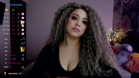 Snapshot of _just_a_queen_3 chatting on March 5, 2025, 6:12 pm _just_a_queen_3 online show from March 5, 2025, 6:12 pm