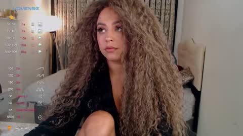 Snapshot of _just_a_queen_3 chatting on September 15, 2025, 6:19 pm _just_a_queen_3 online show from September 15, 2025, 6:19 pm