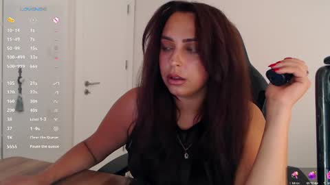_just_a_queen_3 online show from June 25, 2026, 5:28 pm