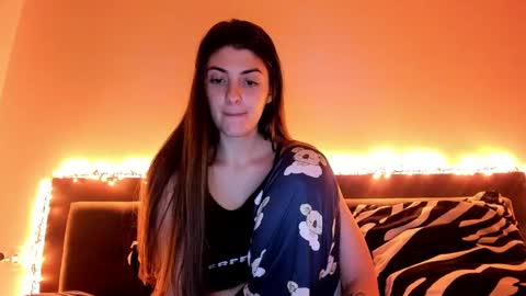 Snapshot of _just_a_simple_girl chatting on December 22, 2024, 5:10 pm _just_a_simple_girl online show from December 22, 2024, 5:10 pm