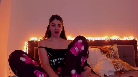 Snapshot of _just_a_simple_girl chatting on January 9, 2025, 11:36 am _just_a_simple_girl online show from January 9, 2025, 11:36 am