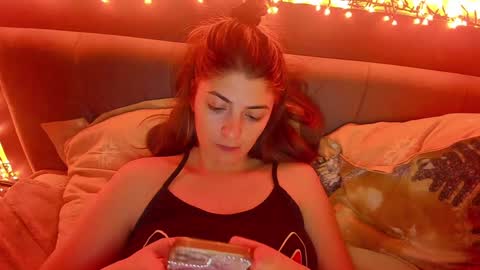 Snapshot of _just_a_simple_girl chatting on January 9, 2025, 5:43 pm _just_a_simple_girl online show from January 9, 2025, 5:43 pm