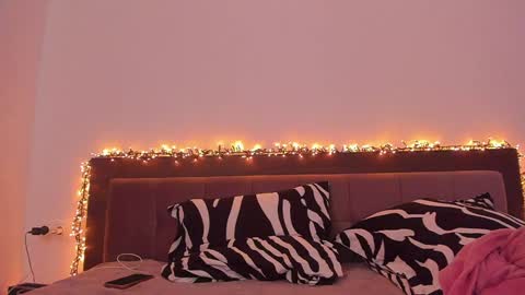 Snapshot of _just_a_simple_girl chatting on January 15, 2025, 1:20 pm _just_a_simple_girl online show from January 15, 2025, 1:20 pm