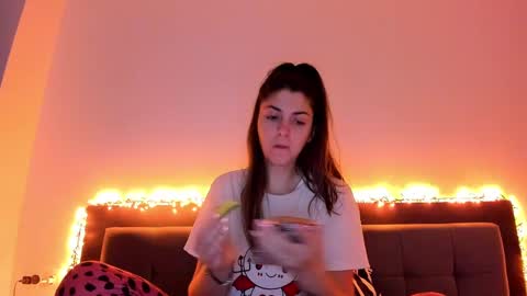 Snapshot of _just_a_simple_girl chatting on January 22, 2025, 9:02 am _just_a_simple_girl online show from January 22, 2025, 9:02 am