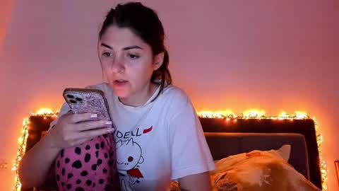 Snapshot of _just_a_simple_girl chatting on January 24, 2025, 3:02 pm _just_a_simple_girl online show from January 24, 2025, 3:02 pm