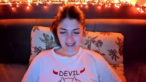 Snapshot of _just_a_simple_girl chatting on February 19, 2025, 5:27 pm _just_a_simple_girl online show from February 19, 2025, 5:27 pm