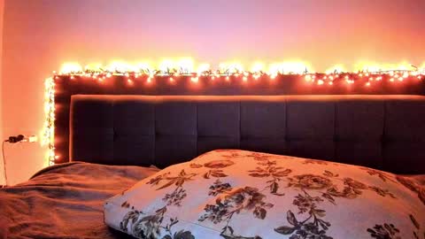 Snapshot of _just_a_simple_girl chatting on February 20, 2025, 5:40 pm _just_a_simple_girl online show from February 20, 2025, 5:40 pm