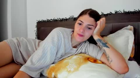 Snapshot of _just_a_simple_girl chatting on October 1, 2025, 11:27 am _just_a_simple_girl online show from October 1, 2025, 11:27 am