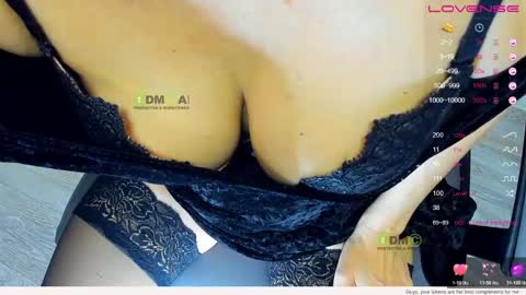 _justcallme_ online show from May 14, 2026, 8:37 pm
