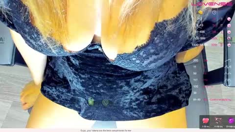 _justcallme_ online show from June 1, 2026, 9:27 pm