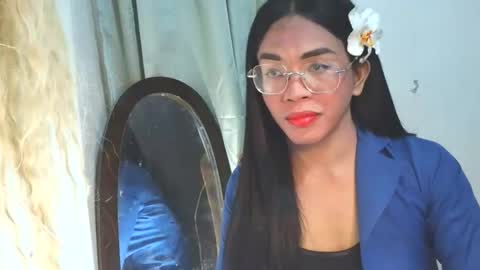 _karie_ online show from October 19, 2025, 1:23 pm