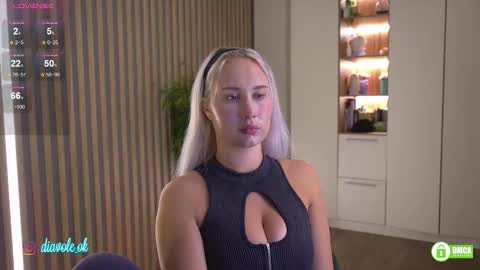 Snapshot of _kateline_ chatting on October 1, 2025, 3:07 pm Kate online show from October 1, 2025, 3:07 pm