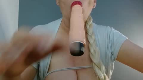 Keiila online show from April 5, 2026, 9:12 pm