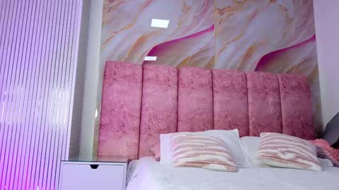 Kendall online show from February 14, 2026, 11:51 am