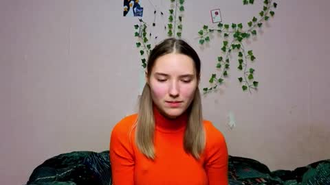 _kikiclark_ online show from December 19, 2025, 9:33 pm