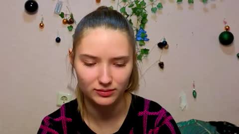 _kikiclark_ online show from February 5, 2026, 8:57 pm