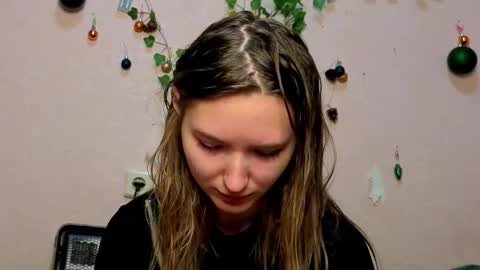 _kikiclark_ online show from February 6, 2026, 8:56 pm