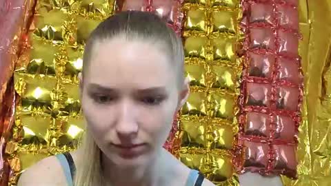 _kikiclark_ online show from June 15, 2026, 8:38 am