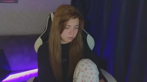 Molly   Emily online show from September 29, 2025, 2:33 pm