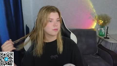 Molly   Emily online show from April 14, 2026, 2:06 am