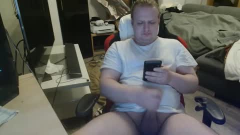 _kitsu_ online show from November 19, 2025, 2:28 pm