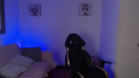 Snapshot of _kitten_1 chatting on December 22, 2025, 2:08 am _kitten_1 online show from December 22, 2025, 2:08 am