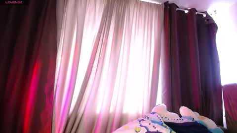   online show from September 24, 2025, 11:57 am