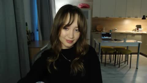 _lalune_ online show from March 4, 2026, 1:50 pm