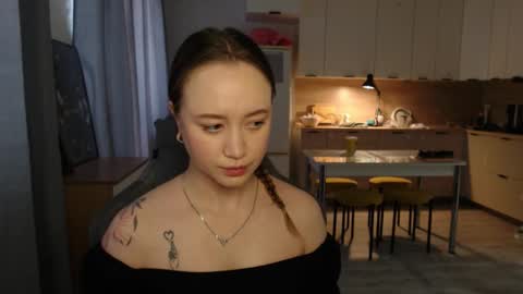 _lalune_ online show from March 20, 2026, 5:45 am