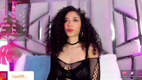 Lanna  online show from May 20, 2026, 11:49 am