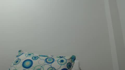 Lauren 3 online show from December 15, 2024, 6:29 am