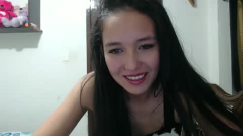 Lauren 3 online show from December 1, 2025, 5:45 am