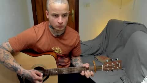 Snapshot of _layne chatting on May 13, 2026, 2:47 pm Layne online show from May 13, 2026, 2:47 pm