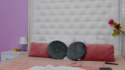 Lena Paul online show from January 3, 2025, 9:05 pm