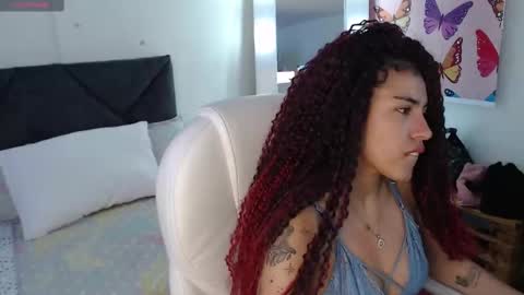Lili  online show from February 9, 2025, 8:56 pm