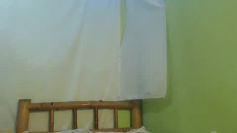 _lilies_gigi_ online show from November 26, 2025, 11:50 pm