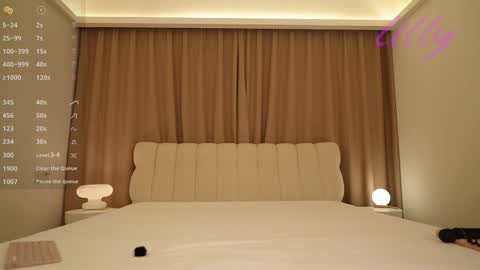 _lillilly_ online show from January 18, 2026, 4:27 am