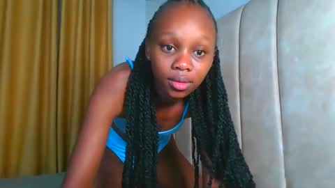 Snapshot of _littlevenus chatting on October 7, 2025, 1:58 am Littlevenus online show from October 7, 2025, 1:58 am