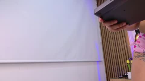 Luisa merrid online show from April 17, 2026, 3:04 pm