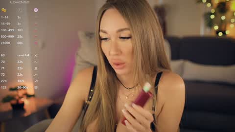 Melanie online show from October 27, 2025, 12:20 pm